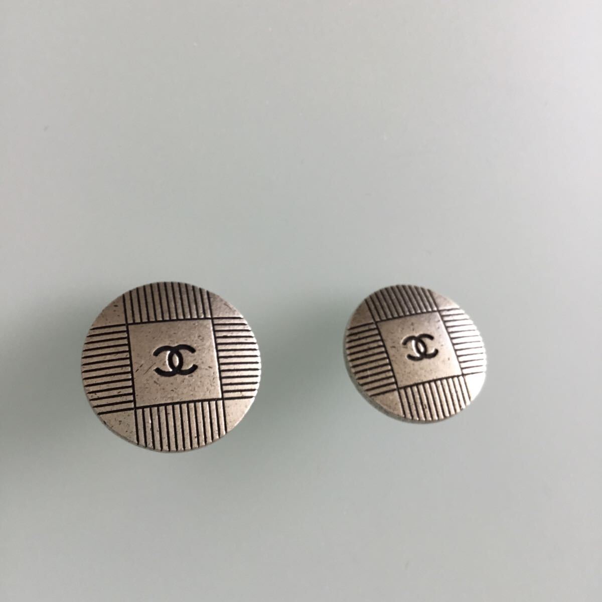 本物　シャネル　ボタン　ココマーク　シルバー　約2センチ1個、約1.7センチ1個　計2個　レア