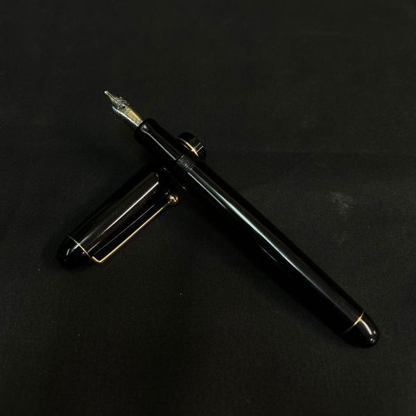 EEc135Y06 PILOT CUSTOM 67 万年筆 ペン先 14K-585 パイロット 筆記用具 文房具 ブラック_画像1