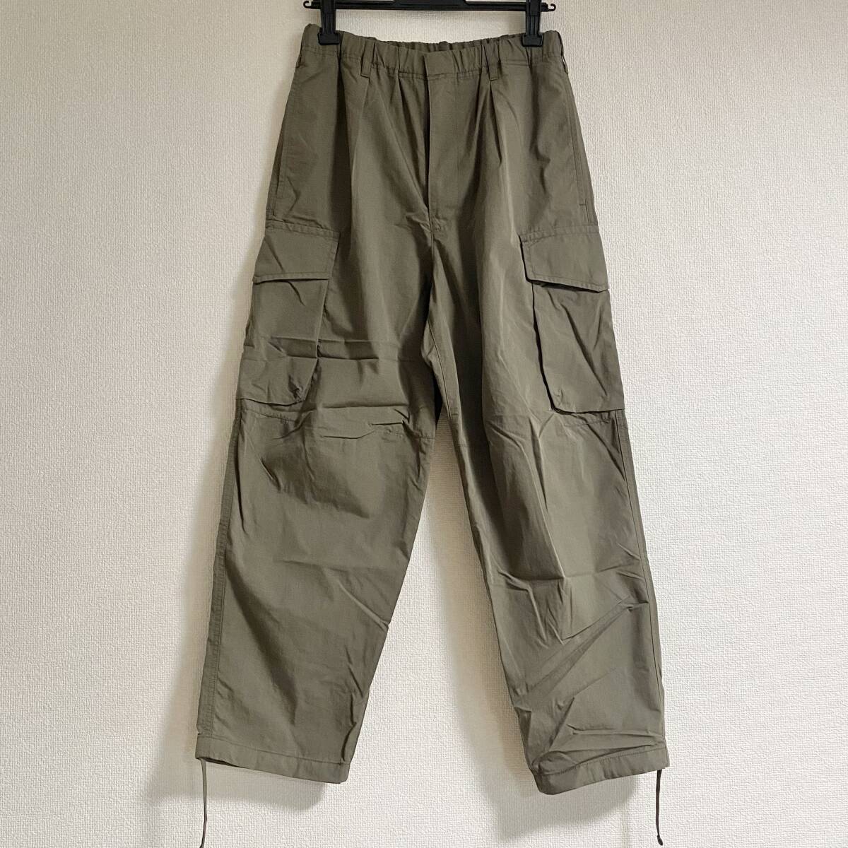 【未使用】ユニクロ ワイドフィットパラシュートカーゴパンツ オリーブ S UNIQLO UT タクティカル カーキ cargo pant 321-460268(33-05)