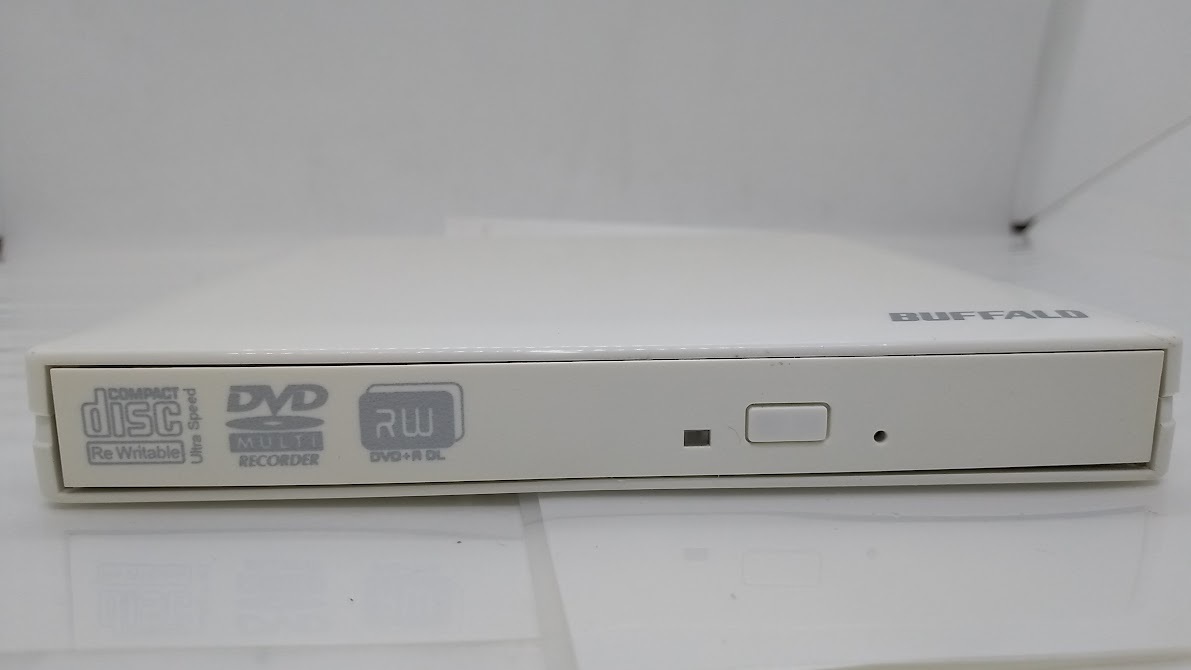 ●BUFFALO バッファロー ポータブル DVD ドライブ DVSM-PN58U2V WH USB 外付け　【動作OK】_画像4