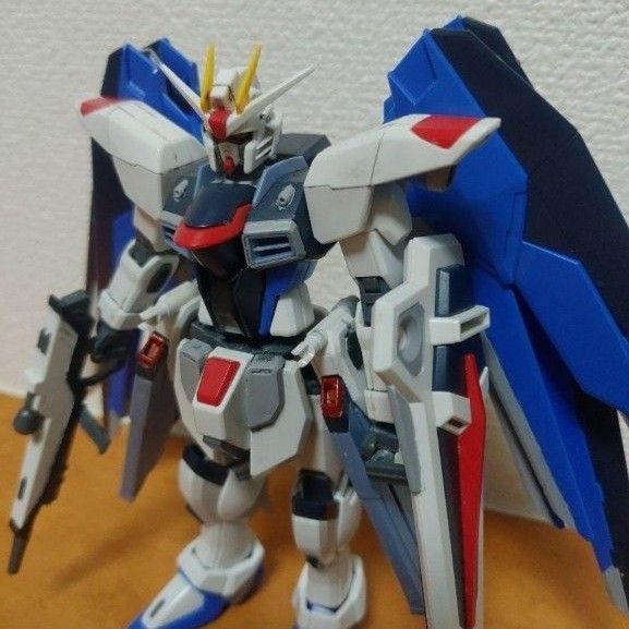 1/144HGフリーダムガンダム　完成品　商品同時300円値引