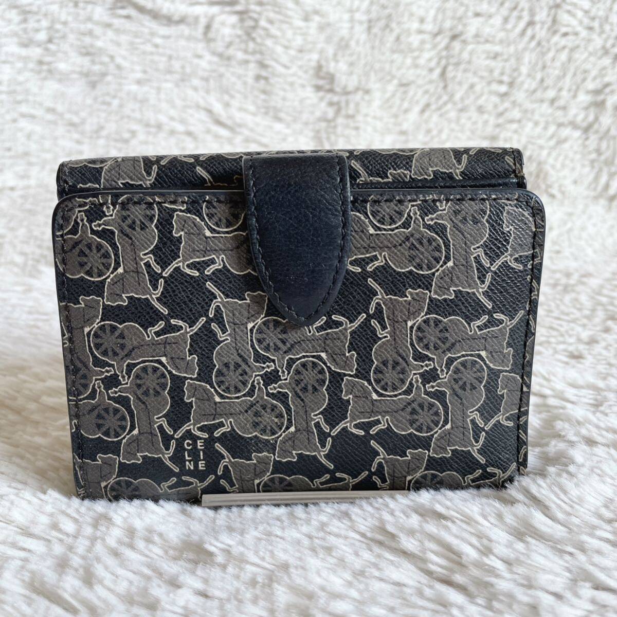 CELINE Wホック財布 サルキー ロゴグラム 馬車柄 コンパクト CELINE Wホック財布 サルキー ロゴグラム 馬車柄 コンパクト