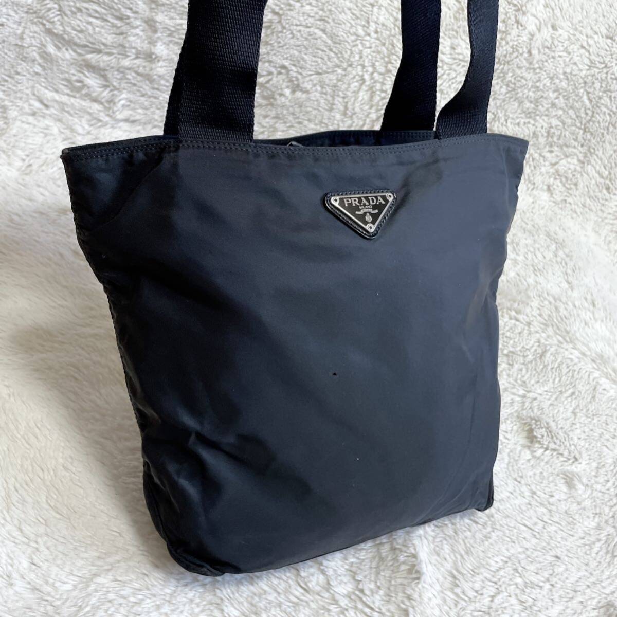 PRADA プラダ 三角ロゴプレート ナイロン トートバッグ PRADA プラダ 三角ロゴプレート ナイロン トートバッグ