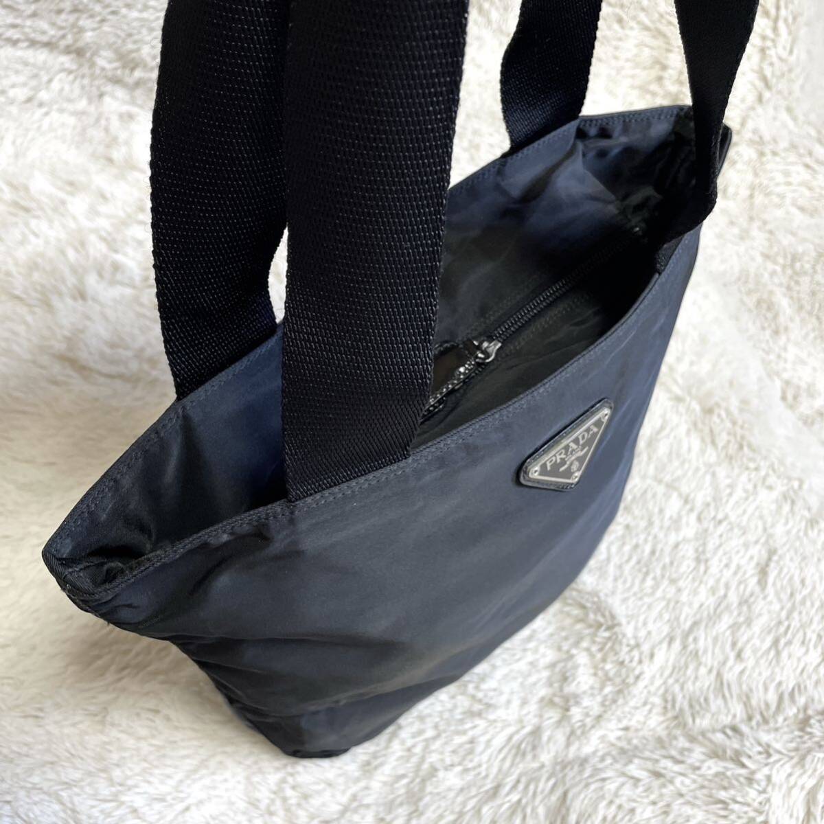 PRADA プラダ 三角ロゴプレート ナイロン トートバッグ PRADA プラダ 三角ロゴプレート ナイロン トートバッグ