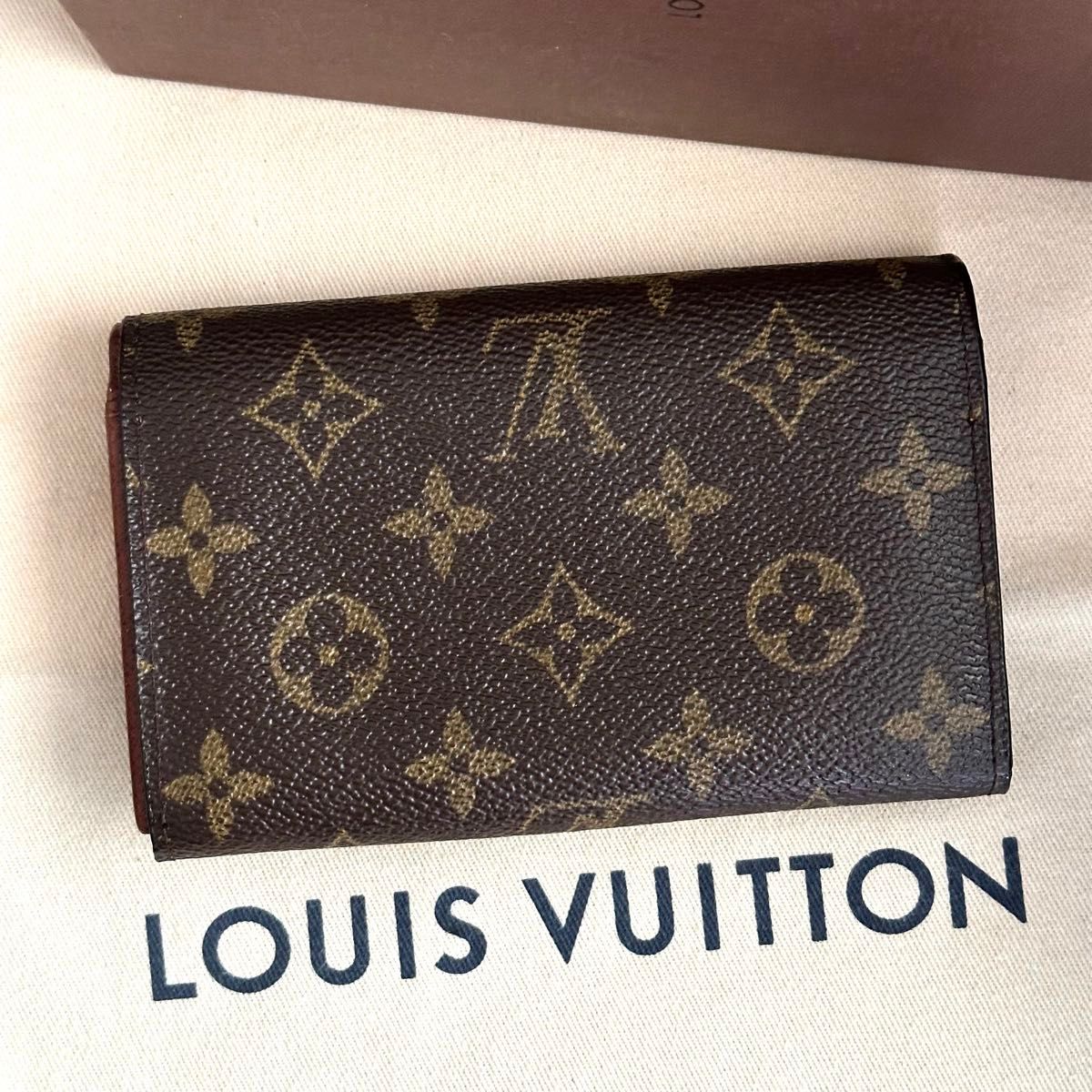 【美品☆】ルイヴィトン モノグラム ポルトフォイユ トレゾール　折り財布　大人気 LOUIS VUITTON