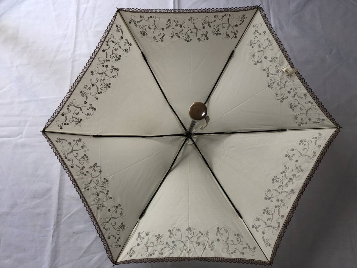 晴雨兼用傘　折たたみ傘　レディース　日傘　雨傘　花柄プリント縁レース　新品　生成