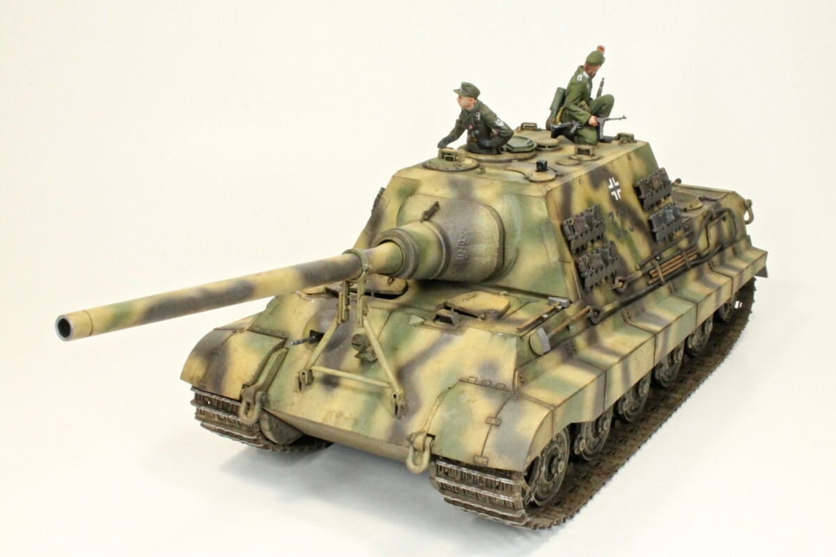 タミヤ 1/35 ドイツ重駆逐戦車ヤークトティーガー 初期生産車輌　完成品_画像2