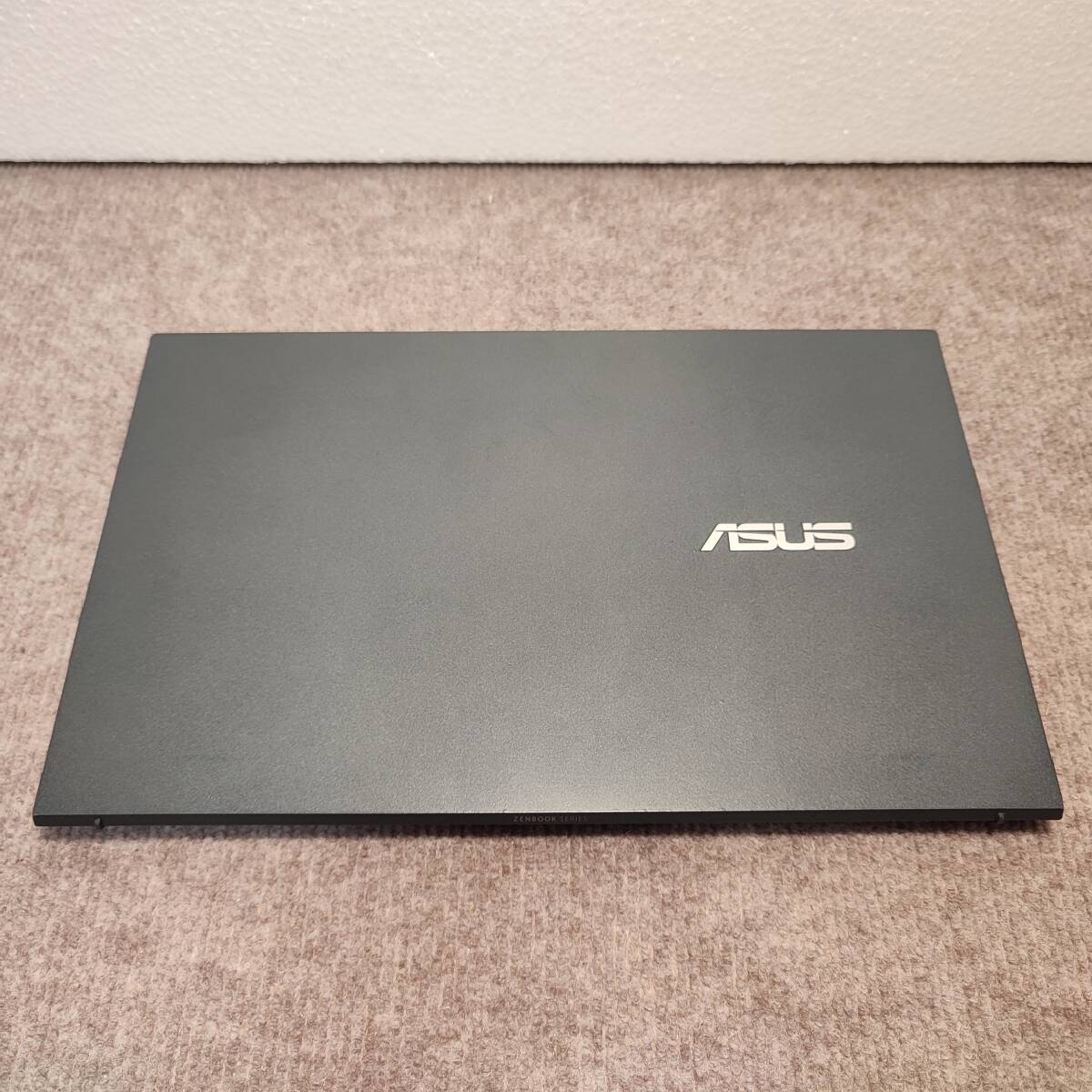 [3]ASUS ZenBook 14 Ultralight UX435EAL / масса 1kg и меньше! / Core i7-1165G7 / Windows10 / память 8GB / Intel SSD512GB[3-1-17]