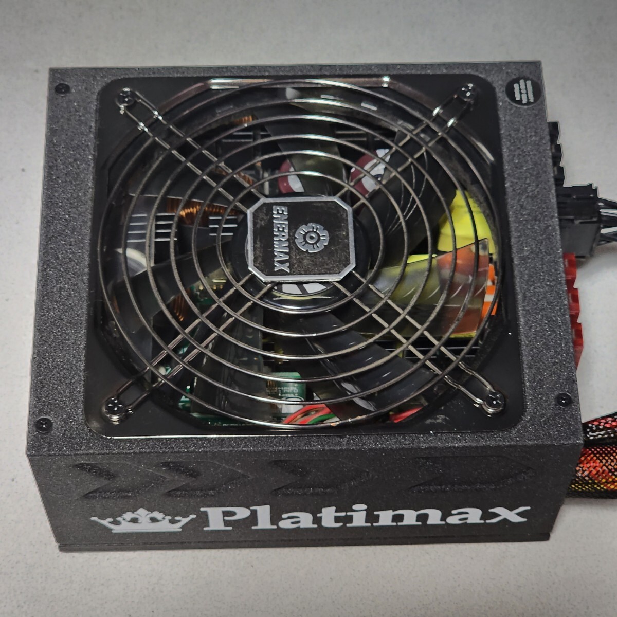 ENERMAX Platimax(EPM1000EWT) 1000W 80PLUS PLATINUM認証 ATX電源ユニット セミプラグイン 動作確認済み PCパーツ