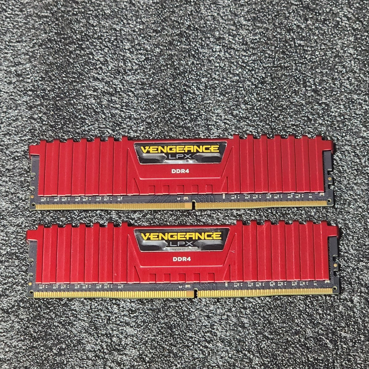 CORSAIR VENGEANCE LPX DDR4-2666MHz 16GB (8GB×2枚キット) CMK16GX4M2A2666C16R 動作確認済み デスクトップ用 PCメモリ _画像1