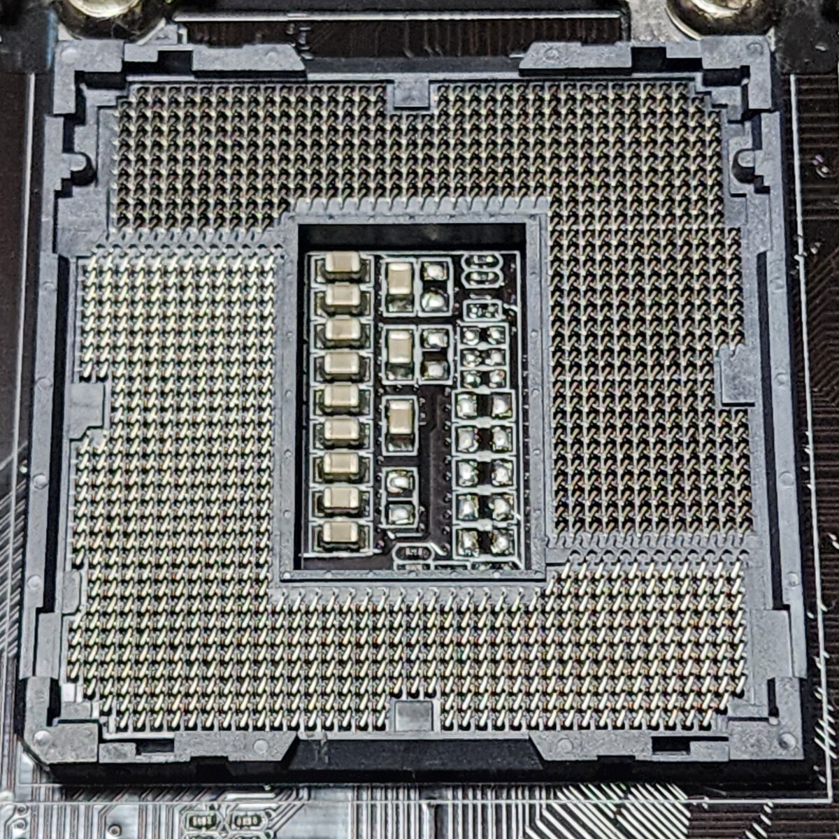 ASUS H97M-PLUS IOパネル付属 LGA1150 MicroATXマザーボード 第4・5世代CPU対応 最新Bios 動作確認済 PCパーツ_画像4