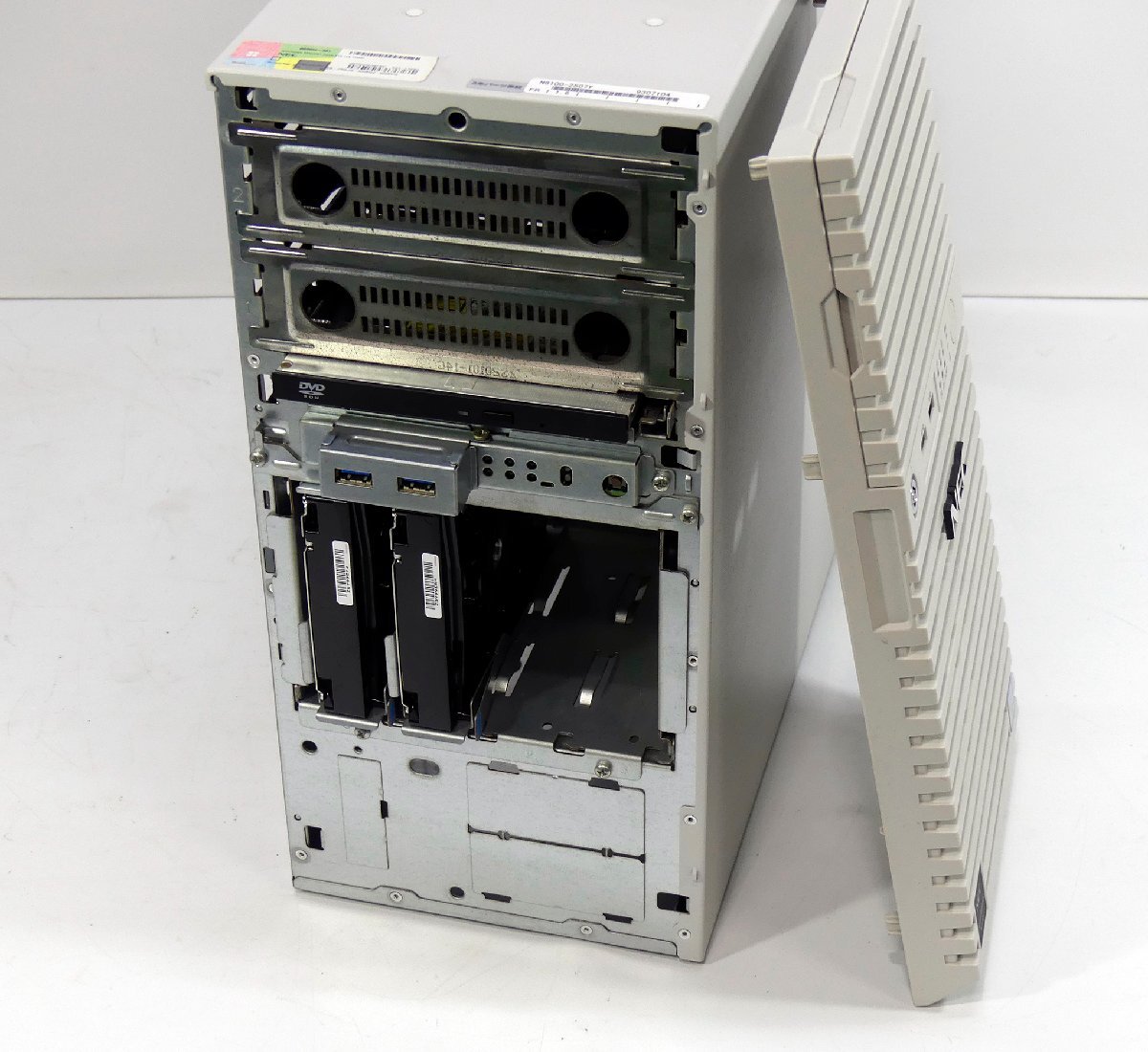 NEC Express5800 T110i 2019年 Xeon E3-1220V6(4コア3.00GHz) メモリ4GB HDD8TB(4TBx2) 中古 〇 S2404-6226_画像4