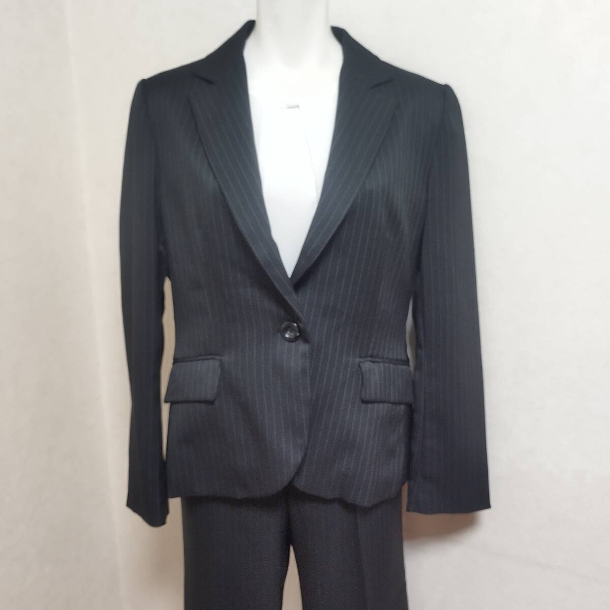 極美品 15号 大きいサイズ 就活スーツ リクルートスーツ パンツスーツ 式服 礼服 ゆったりサイズ 3L 2XL パンツセットアップ_画像3