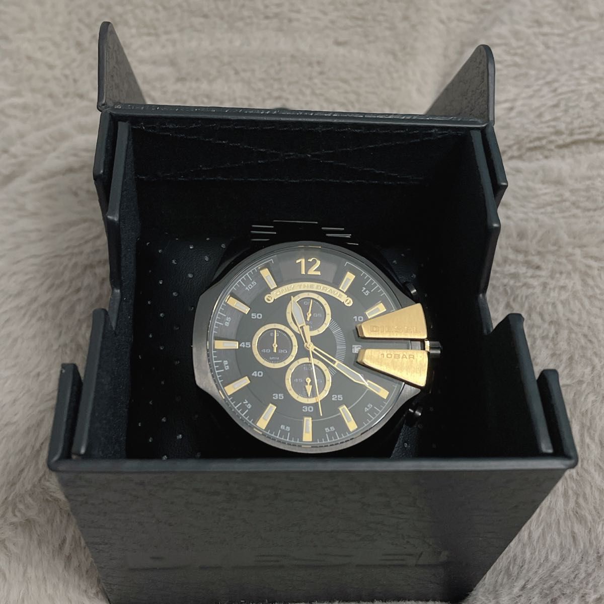 DIESEL MEGACHIEF ブラックゴールド時計