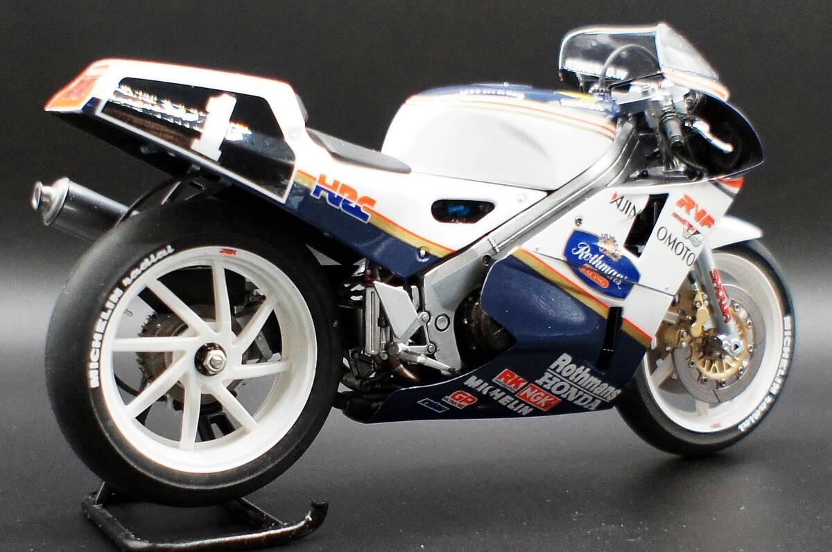 1/12 タミヤ TAMIYA 1987 Rohtmans ホンダ HONDA RVF750 SUZUKA 8時間耐久レース 塗装済 完成品_画像6