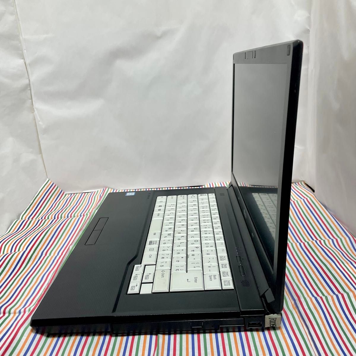 富士通 人気のブラックのノートPCです♪ SSD256GB win11