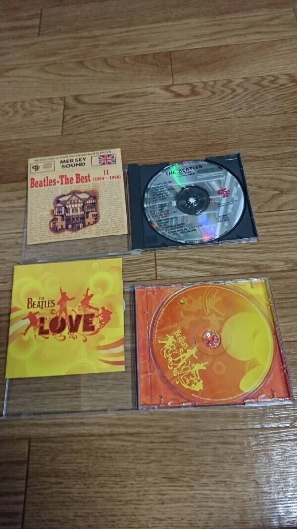 ★☆Ｓ06298　ビートルズ（The Beatles)【Love】【BestⅡ　1964-1966】　CDアルバムまとめて２枚セット☆★_画像1