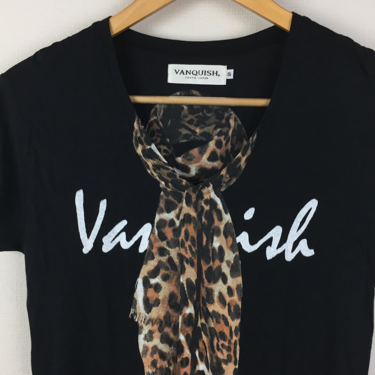 VANQUISH ヴァンキッシュ 半袖Tシャツ ブラック サイズS 返品可能 送料無料_画像3