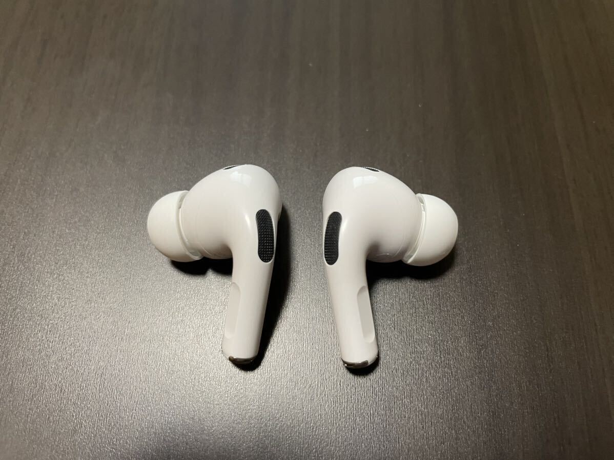 Apple　アップル　ワイヤレスイヤホン　AirPods Pro　第2世代　MagSafe充電ケース　保護ケース付き　ホワイト　付属品完備