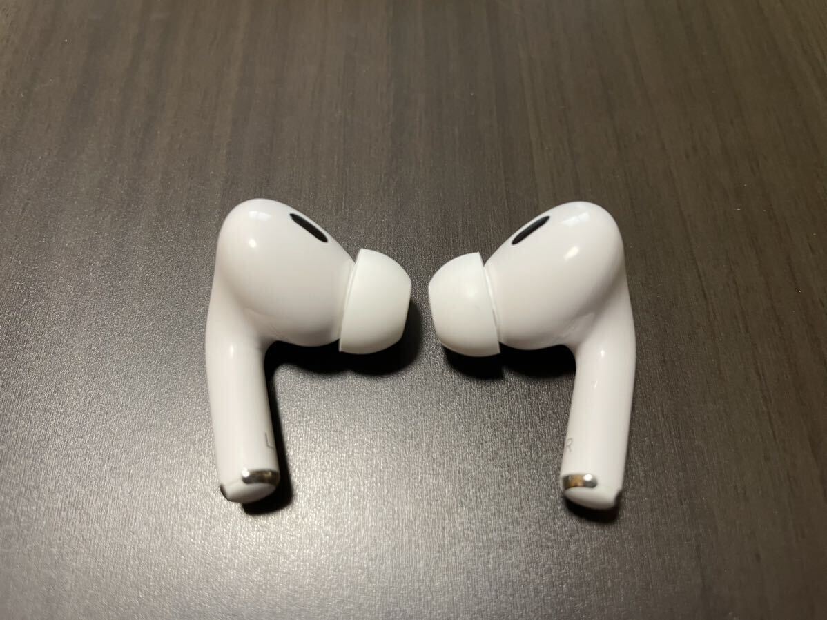 Apple　アップル　ワイヤレスイヤホン　AirPods Pro　第2世代　MagSafe充電ケース　保護ケース付き　ホワイト　付属品完備