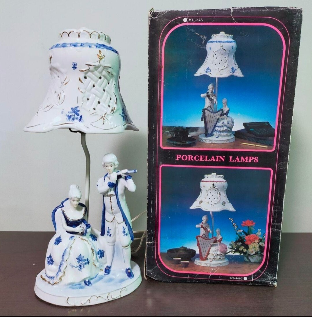 西洋スタンド フロアスタンドPORCELAIN FIGURINE LAMP 照明 ライト アンティーク インテリア 陶器人形 電気スタンド_画像1