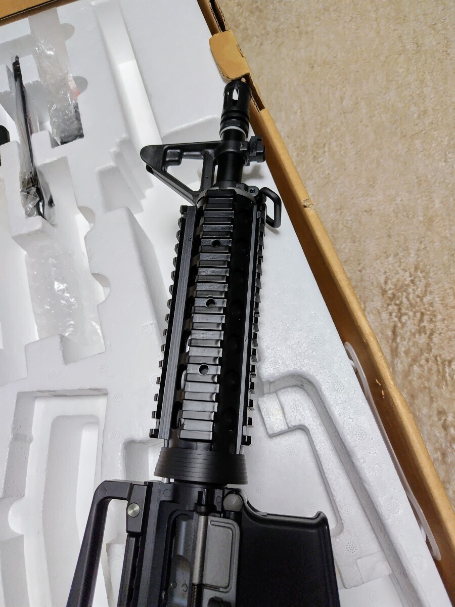 ＷＡ（ウエスタンアームズ）Ｍ４Ａ１ ＣＱＢ−Ｒ　予備マガジン２個付属　未使用に近い美品_ハンドガードの塗装にムラがあります