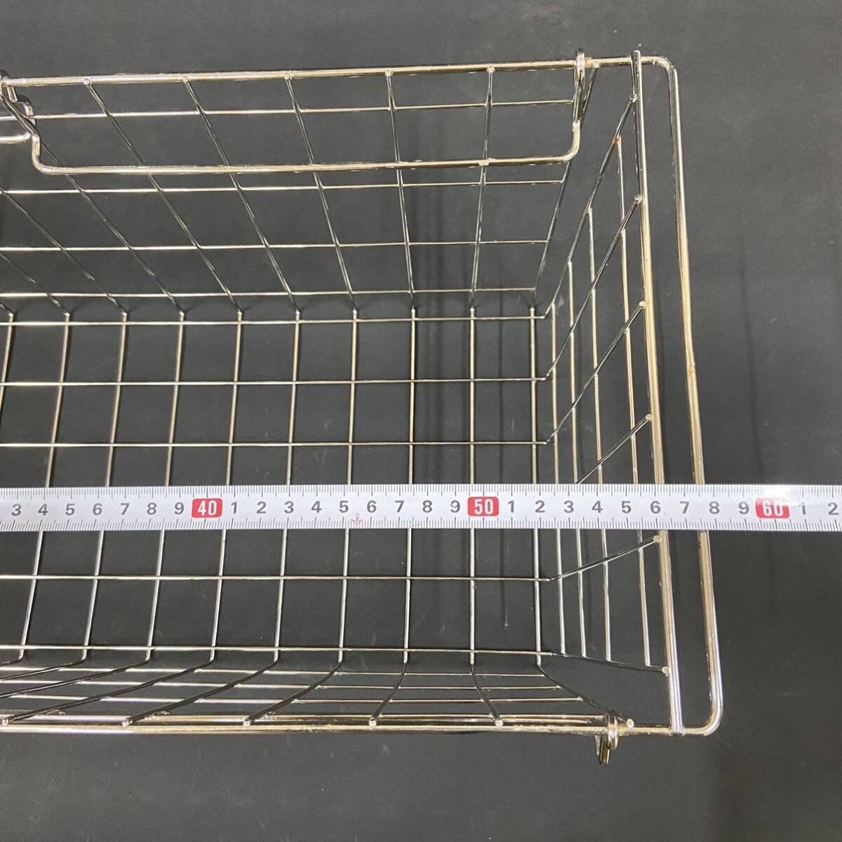 R1261【 ワイヤー バスケット ５点 まとめて！】約58×26×高さ23cm かご インテリア小物 収納 中古品 現状品の画像3