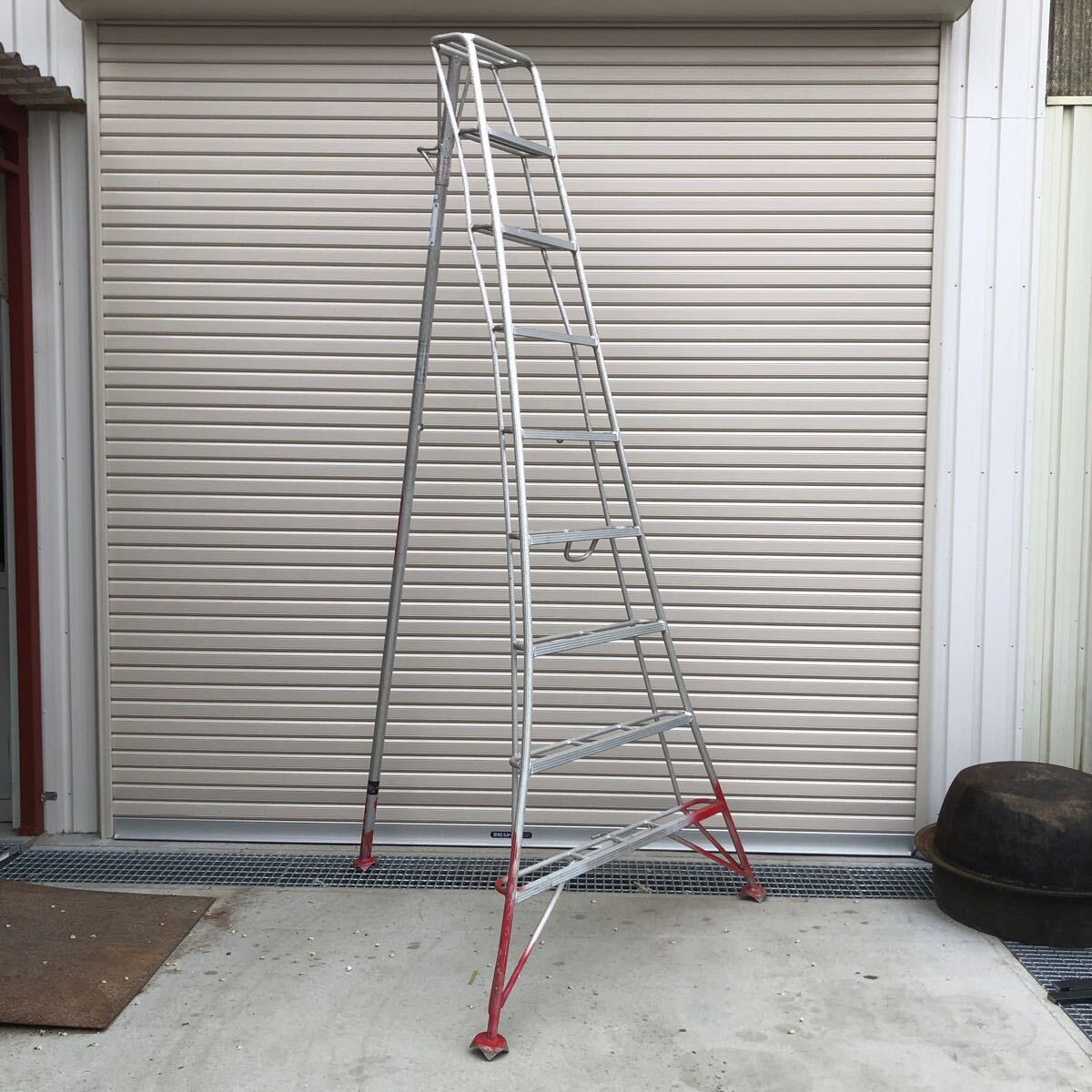 1039 aluminium tripod gardening stepladder height approximately 2700. pruning 9 shaku ladder .. structure . scaffold secondhand goods north .600