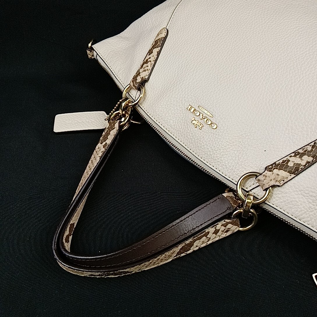 H *[ commodity rank :B] Coach COACH type pushed . leather Logo metal Logo charm attaching 2way shoulder belt attaching handbag handbag tote bag woman bag 