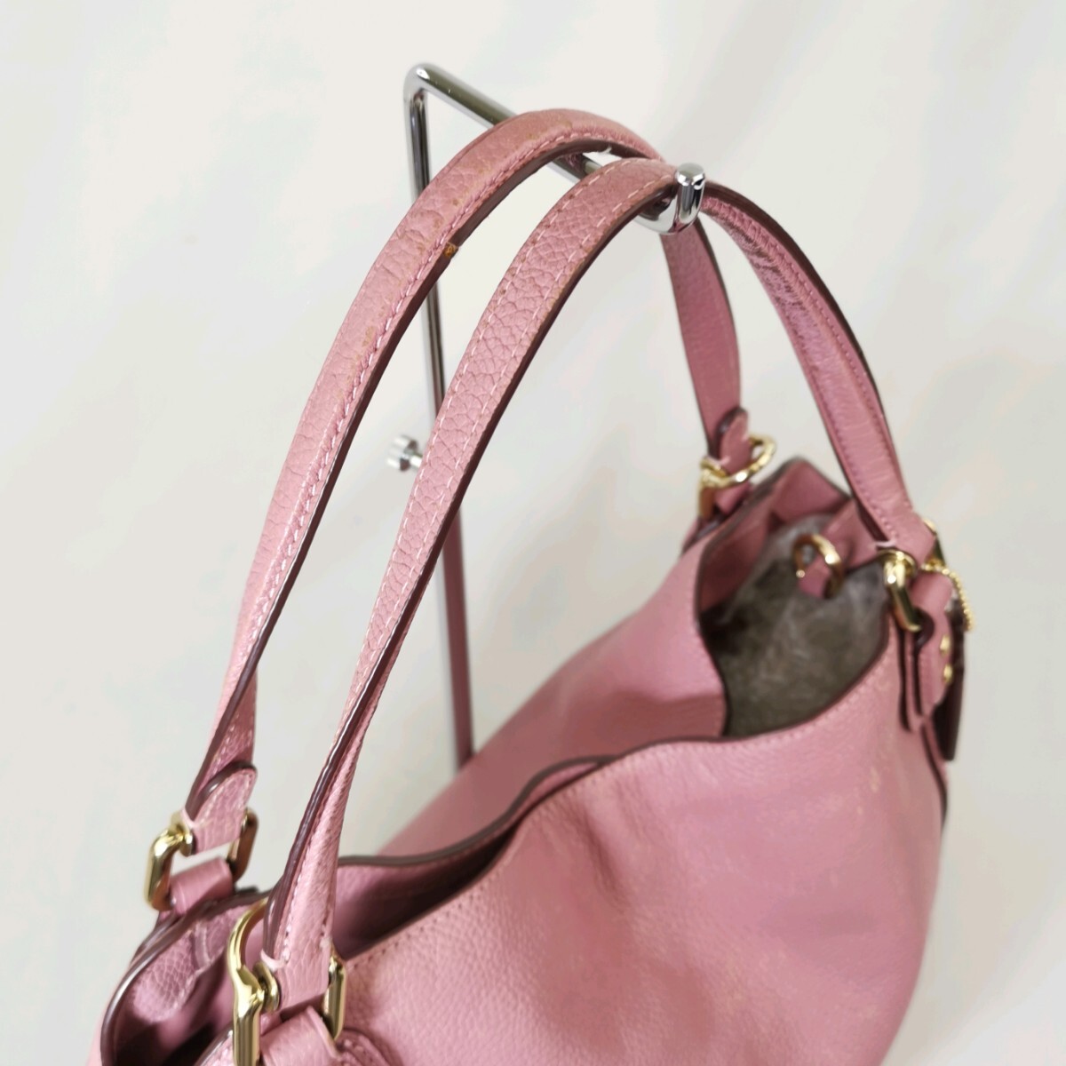 D #[ commodity rank :B] Coach COACH hose and carriage Logo metal Gold metal fittings handbag handbag tote bag woman bag pink series 