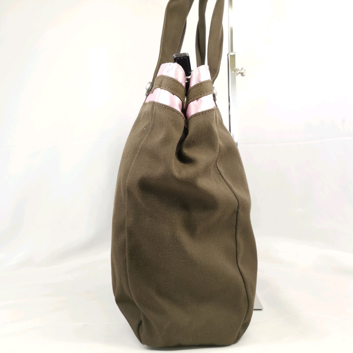 P ×【商品ランク:B】アニエスベー agnes b. キャンバス ロゴデザイン 一部 レザー ハンドバッグ 手提げ トートバッグ 婦人鞄 カーキ系_画像3