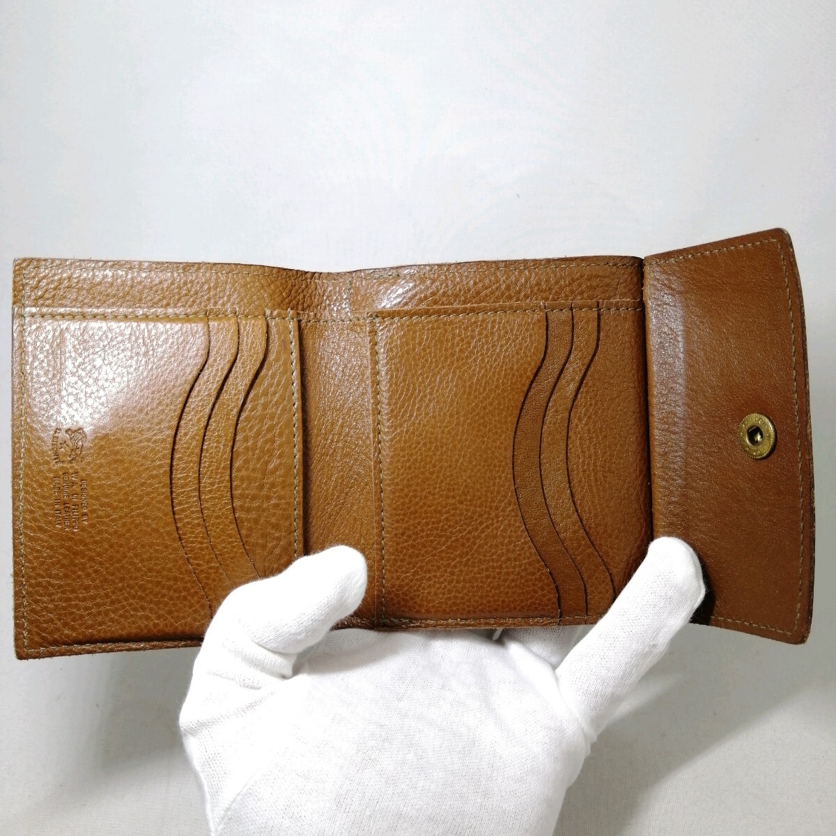 AΦ[ commodity rank :B] Il Bisonte IL BISONTE Gold metal fittings Logo type pushed . leather original leather three folding purse wallet change purse . equipped 6 card light brown group 