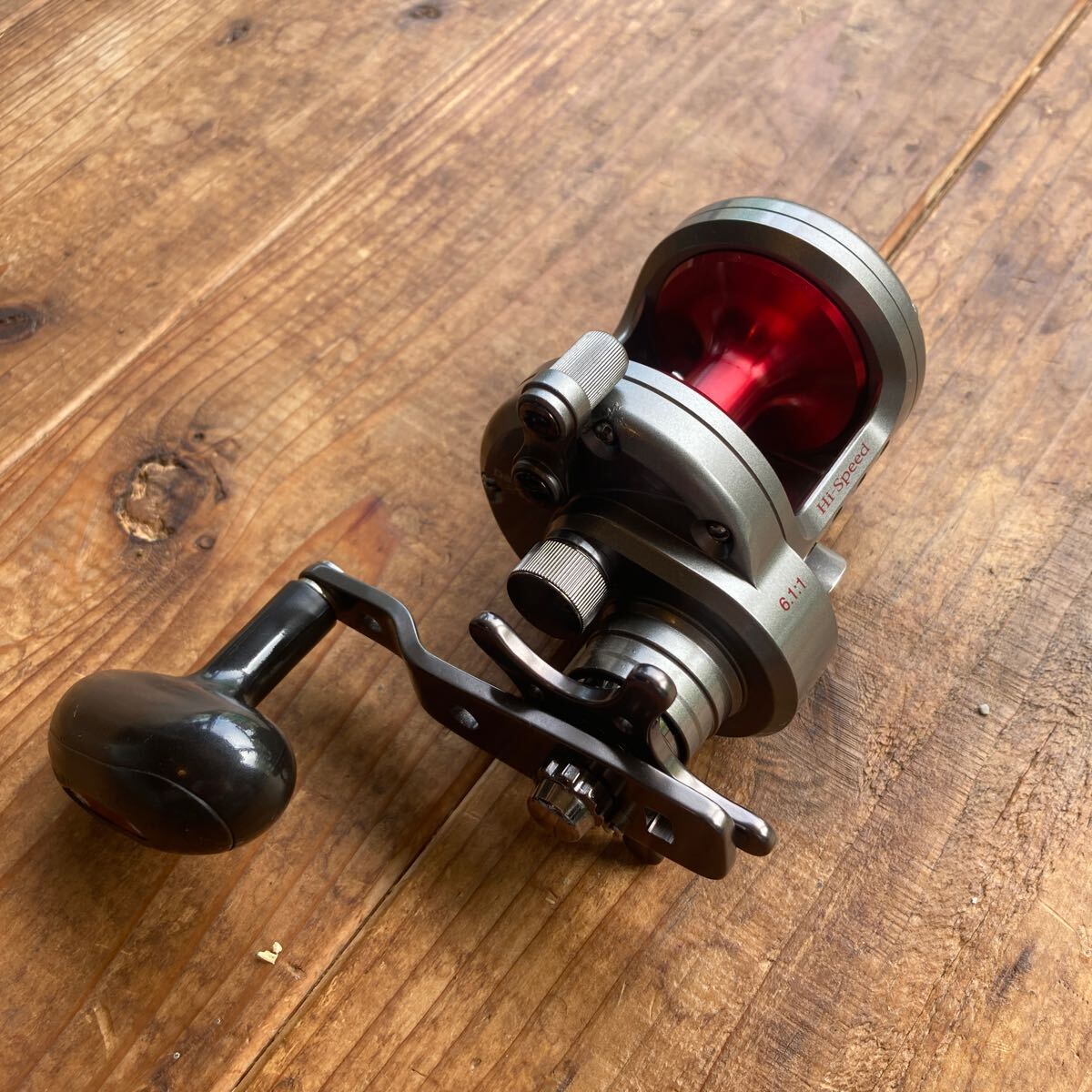 6299円 ダイワ daiwa キャタリナ 20H 右ハンドル ライトタックル 6299円 ダイワ daiwa キャタリナ 20H 右ハンドル ライトタックル