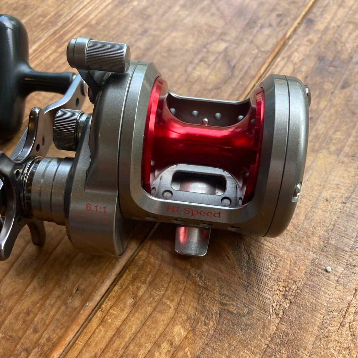 6299円 ダイワ daiwa キャタリナ 20H 右ハンドル ライトタックル 6299円 ダイワ daiwa キャタリナ 20H 右ハンドル ライトタックル