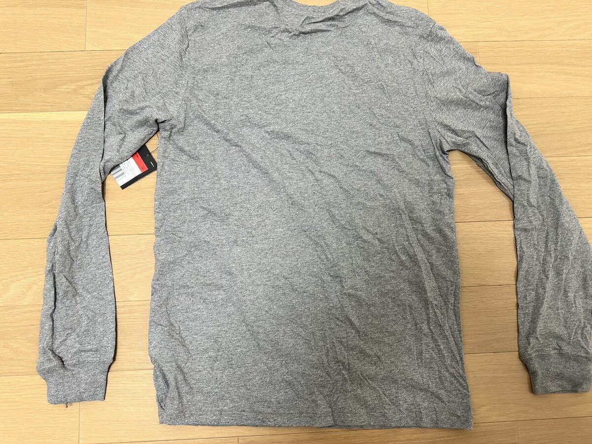Nike ナイキ 長袖　ロング　Tシャツ 灰色 グレー 胸 Nikeロゴ サイズ L 送料無料_画像4