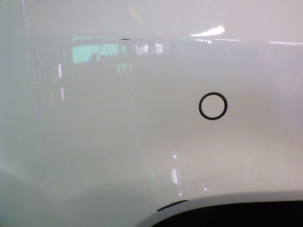 BMW X3[F25前期]Mスポーツ リアバンパー 300白の画像3