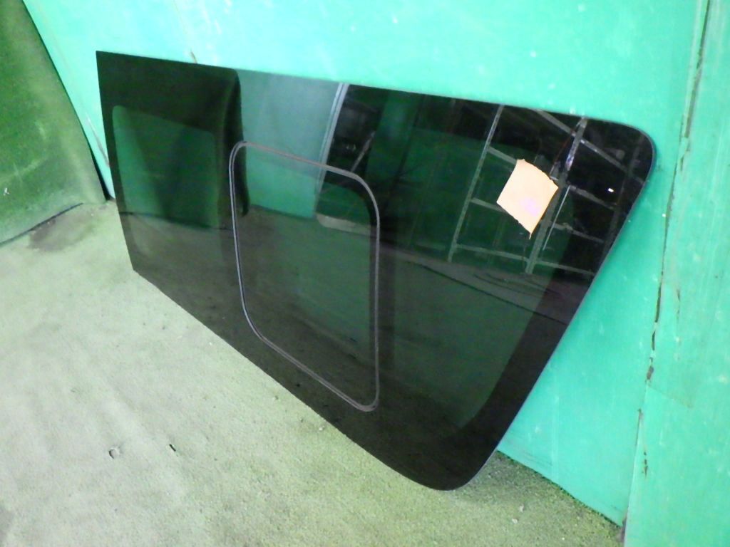 レジアスエース[TRH200K 4型]DX リア右ドア ガラス スライドガラス_画像3