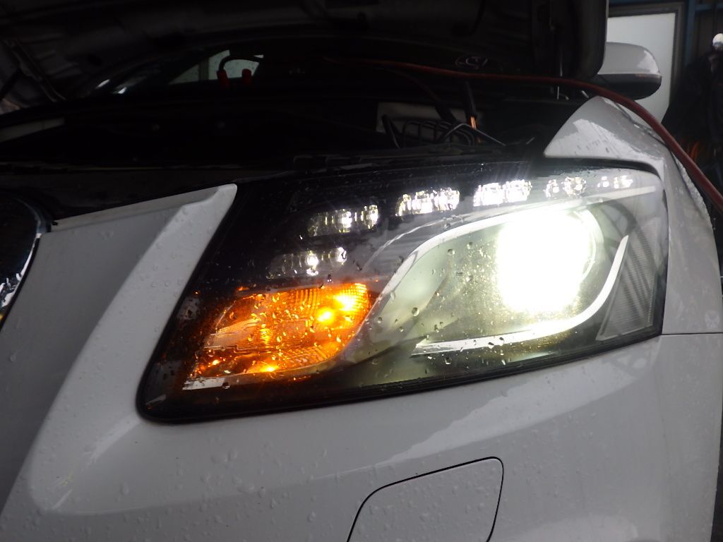  Audi Q5[8RCDNF previous term ] head light (HID left light ) headlamp ballast attaching xenon 8R0941029AG