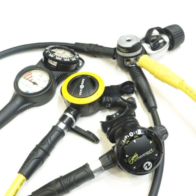  aqualung micro n light weight regulator set flex hose ( beautiful goods )