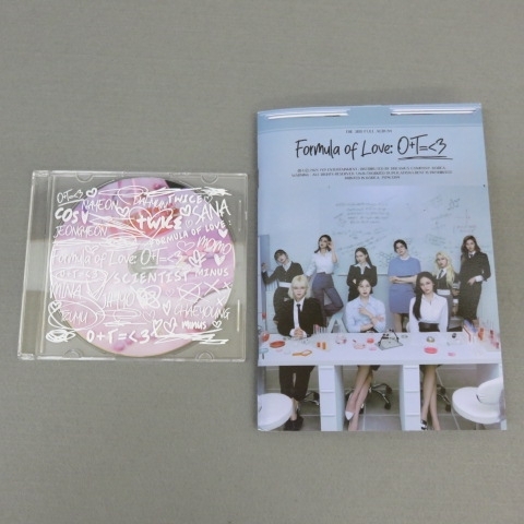 O121★CD TWICE THE 3RD FULL ALBUM　Formula of Love　O＋T≦3　ナヨン/チェヨン　5/17★F_画像2