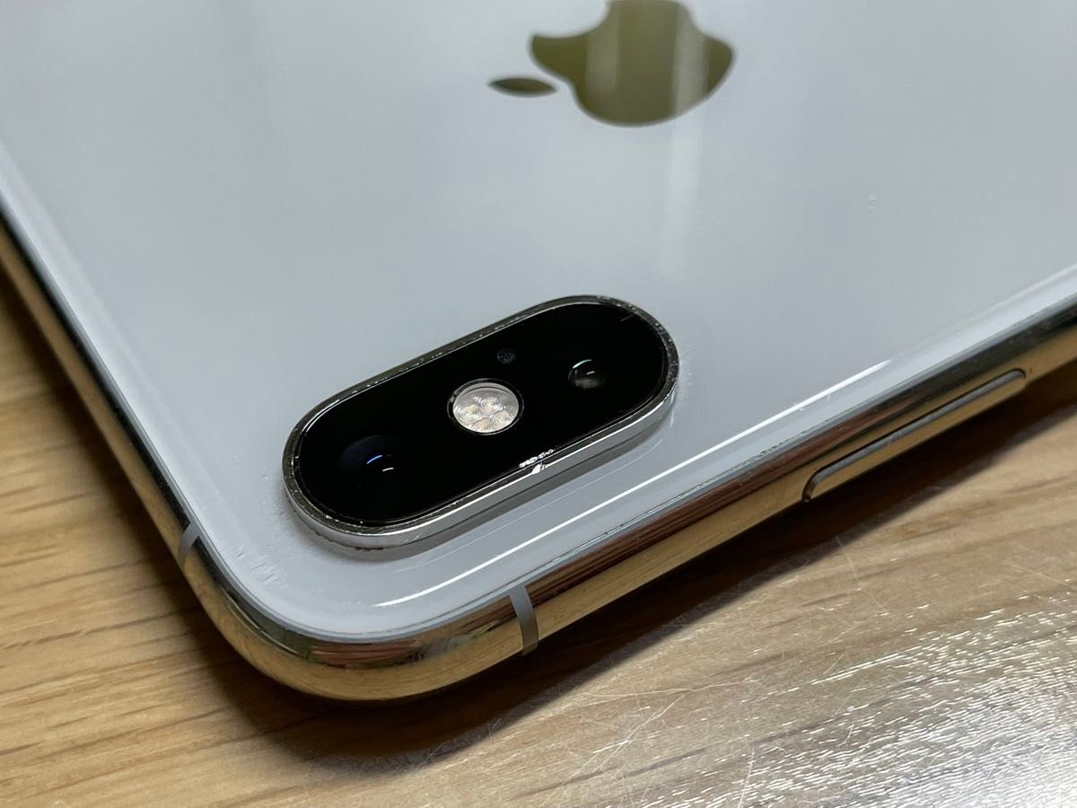 Apple iPhone Xs Silver シルバー　64GB SIMフリー　スマホ