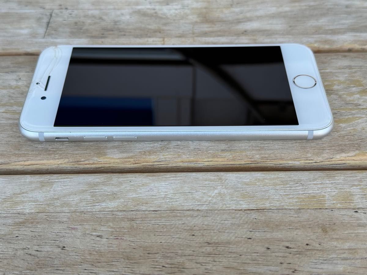 Apple iPhone 7 32GB Silver シルバー　SIMフリー　スマホ