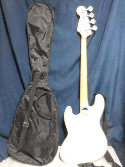  Junk Photogenic/ Photogenic 4 string electric bass cream / black / silver soft case attaching 