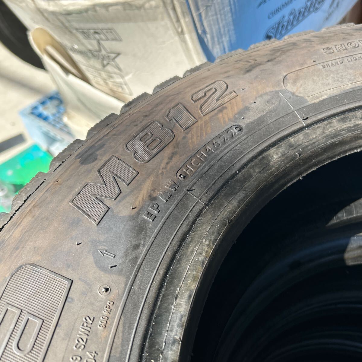 ブリヂストン M８１２　195/85R16 114/112N LT 残溝６ミリ　２０２３年２０２２年　中古タイヤ　４本_画像4