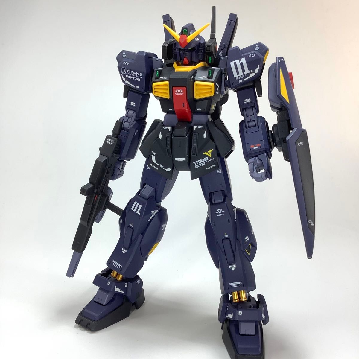 HGUC RX-178 ガンダムMk-Ⅱ【ティターンズ 仕様】　塗装済完成品