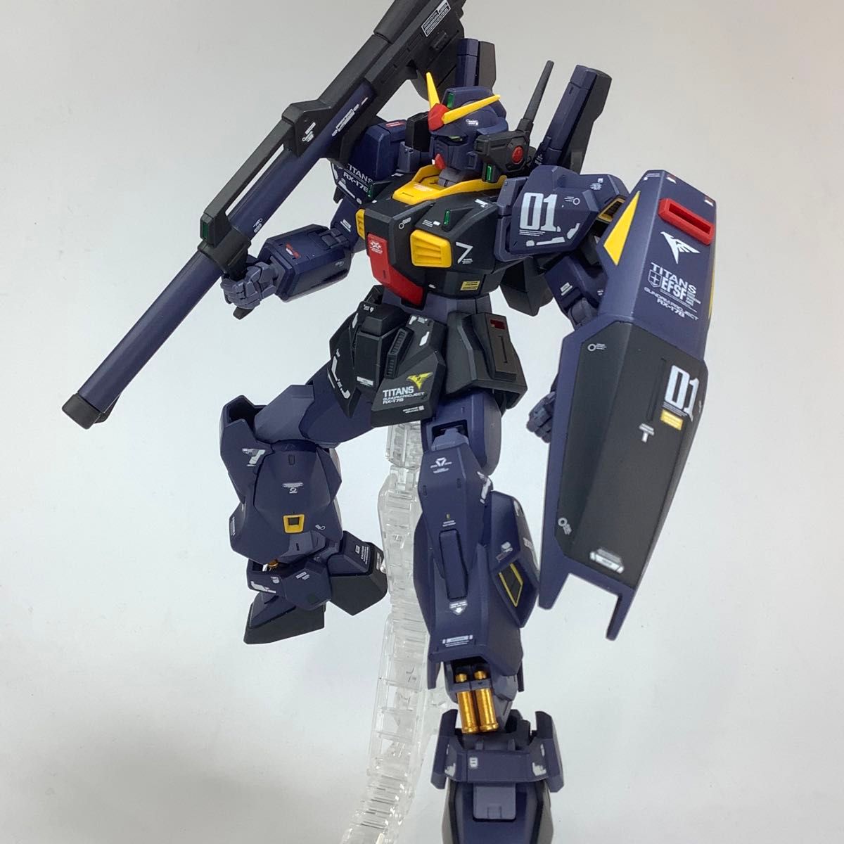 HGUC RX-178 ガンダムMk-Ⅱ【ティターンズ 仕様】　塗装済完成品