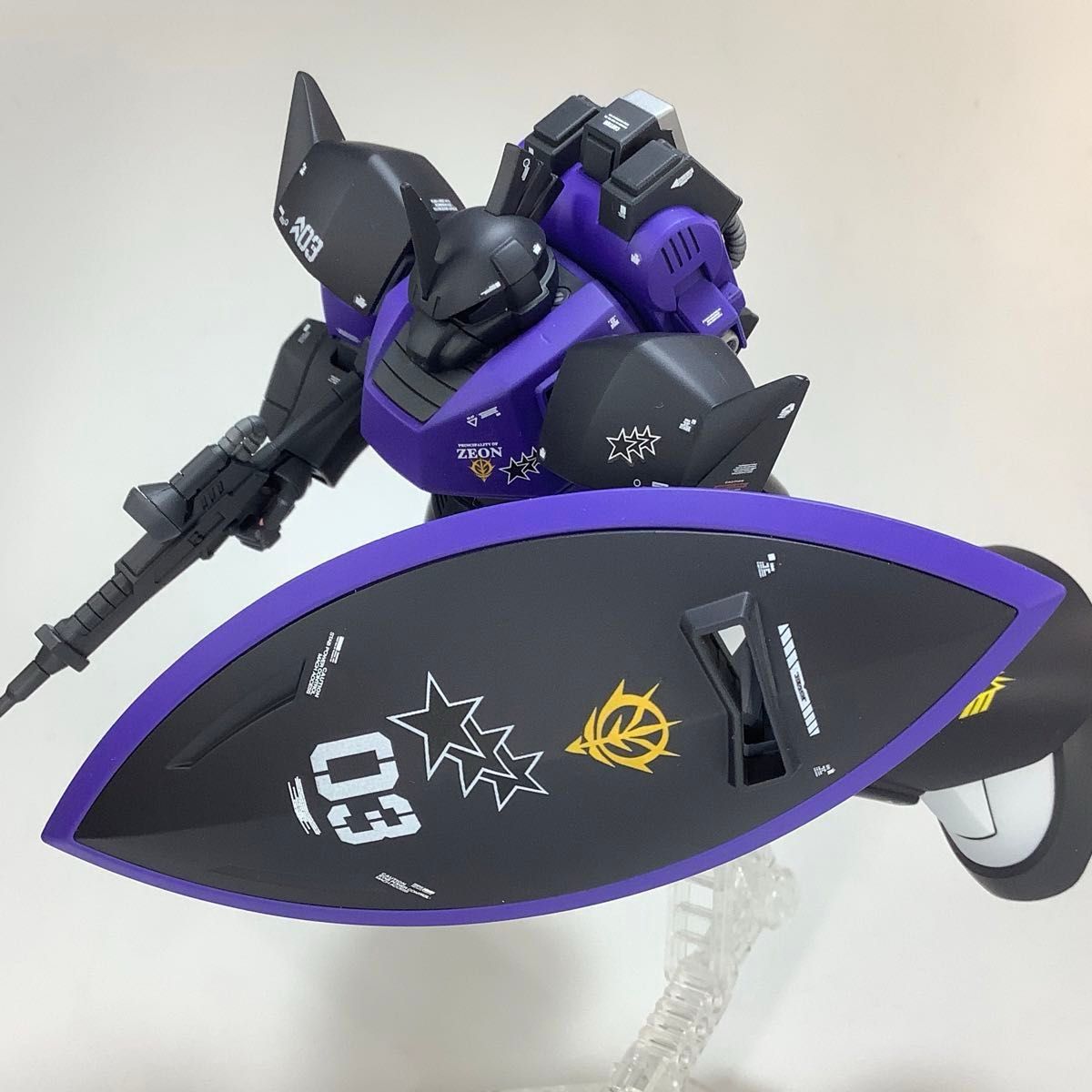 プレミアムバンダイ限定 HG MS-14B 高機動型ゲルググ【黒い三連星仕様】塗装済完成品り