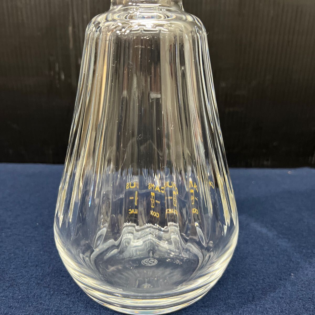 CAMUS カミュ コニャック Baccarat バカラ ボトル 空瓶 空ボトル デキャンタ クリスタルガラス 高さ約25.5×口径約3cm _画像5