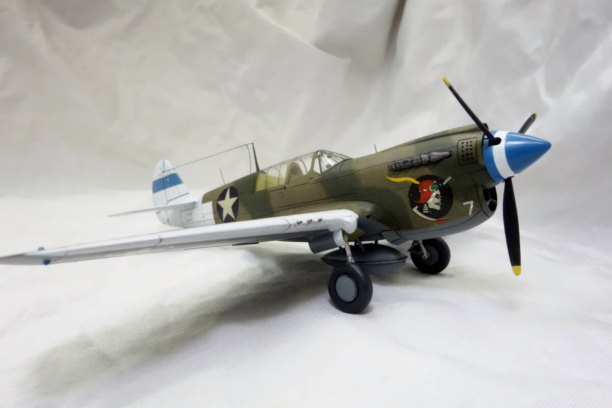 ★☆★ 完成品1/72 P-40Nウォーホーク『J.B.パリス 中尉機』★☆★_画像9