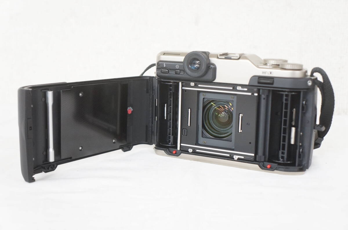 ⑱ FUJIFILM 富士フィルム GA645Zi Professional 6×4.5 SUPER-EBC FUJINON F4.5-6.9 55-90mm 中判 フィルムカメラ 7005136011_画像5